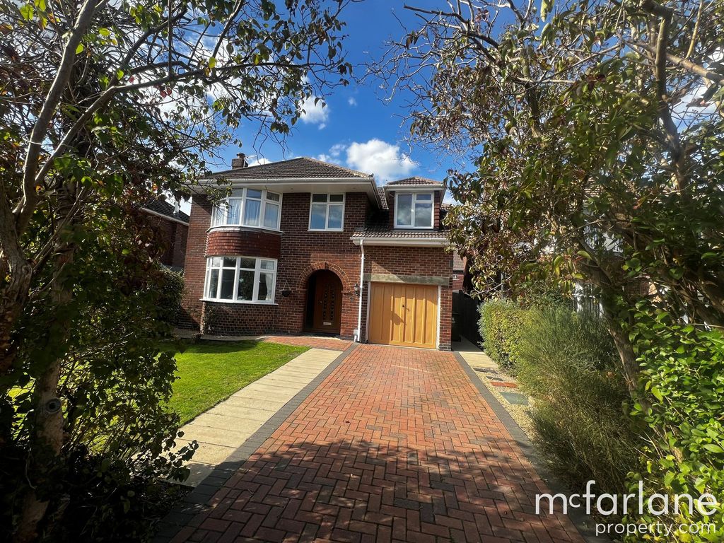 5 bed detached house for saleWindsor Road, Swindon SN3