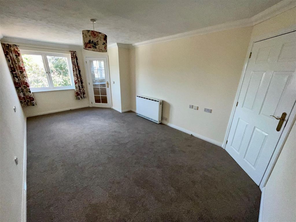 Additional image 2 of 1 bed flat for saleCastle Lodge, Gladstone Road, Chippenham SN15