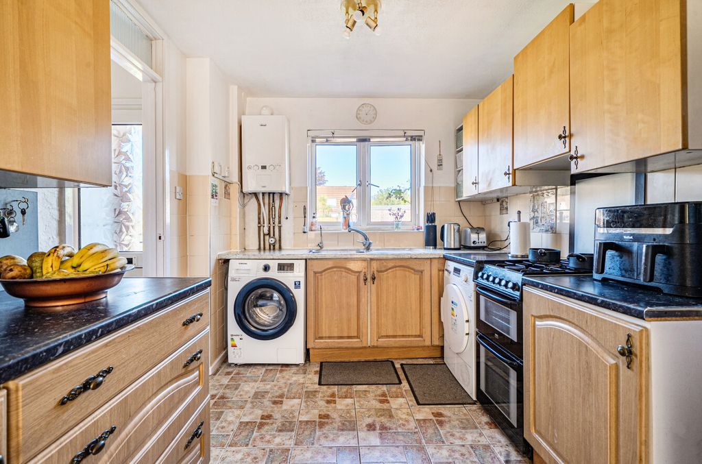Additional image 23 of 4 bed terraced house for saleWoodies Close, Binfield, Bracknell, Berkshire RG42