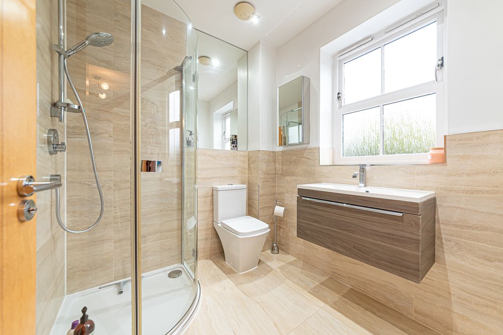 Additional image 14 of 4 bed town house for saleGatcombe Crescent, Ascot, Berkshire SL5