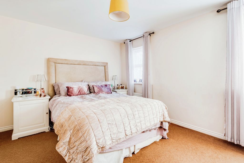 Additional image 10 of 4 bed town house for saleSandbourne Road, Swindon, Wiltshire SN25