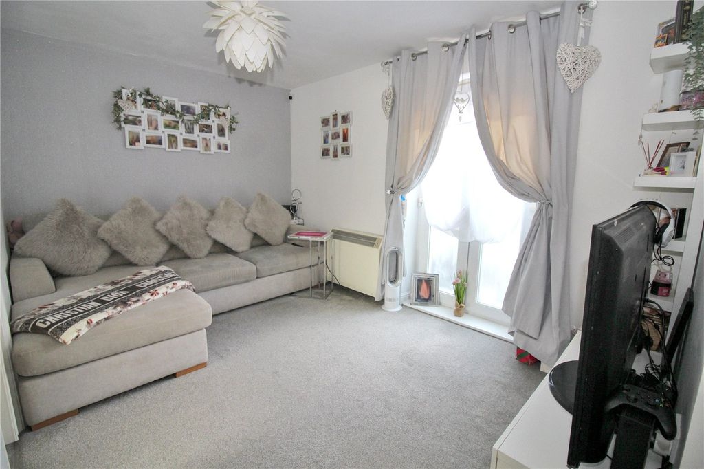 Additional image 2 of 1 bed flat for saleVistula Crescent, Haydon End, Swindon, Wiltshire SN25