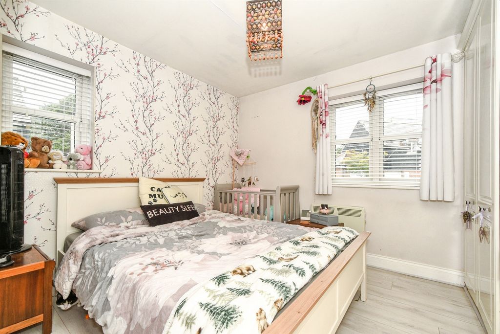 Additional image 5 of 2 bed flat for saleTorun Way, Swindon SN25