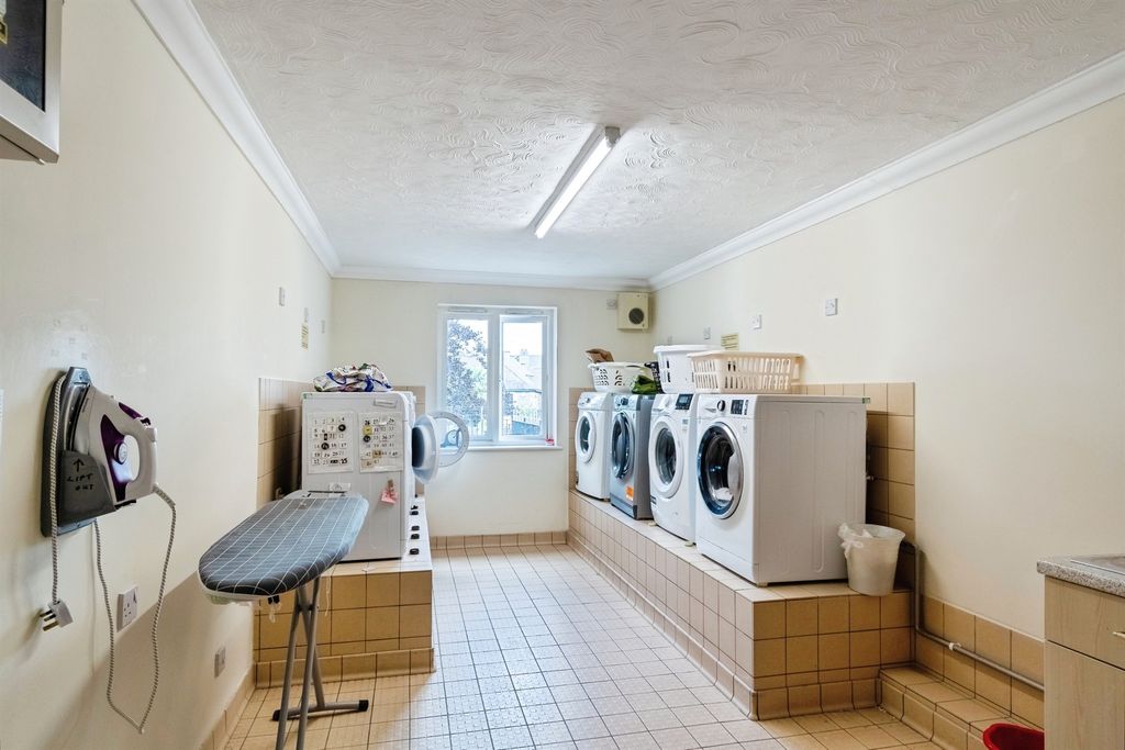 Additional image 6 of 1 bed flat for saleGladstone Road, Chippenham SN15