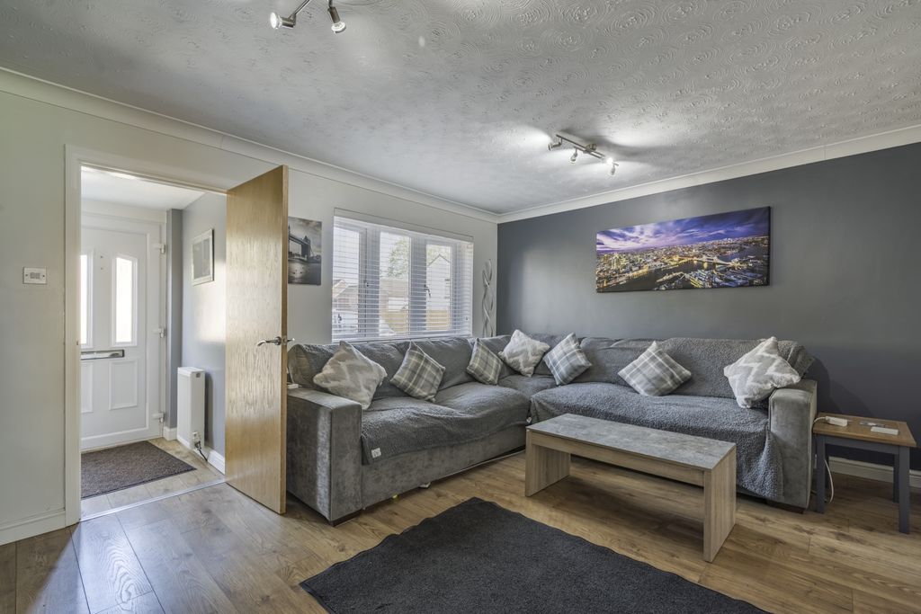 Additional image 3 of 3 bed semi-detached house for saleOlive Grove, Swindon SN25