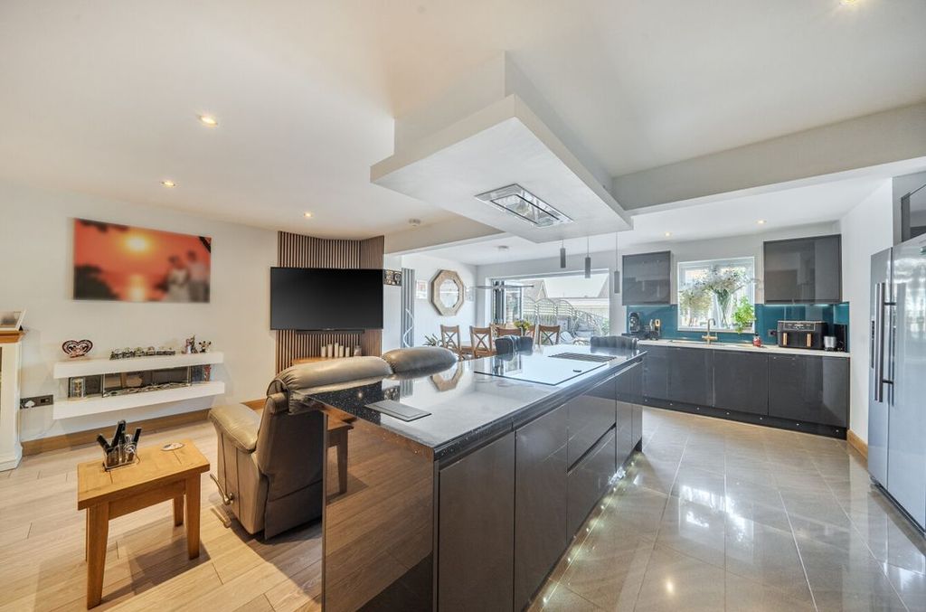Additional image 17 of 3 bed bungalow for saleCloche Way, Stratton St Margaret, Swindon SN2