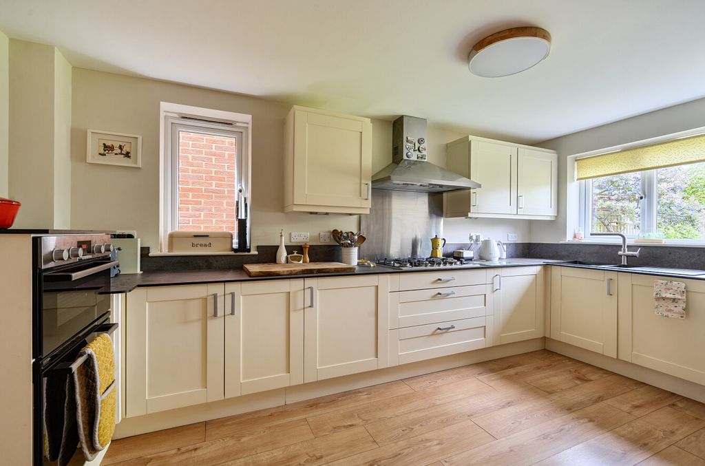 Additional image 4 of 4 bed detached house for saleWainwright Mews, Wroughton, Swindon SN4