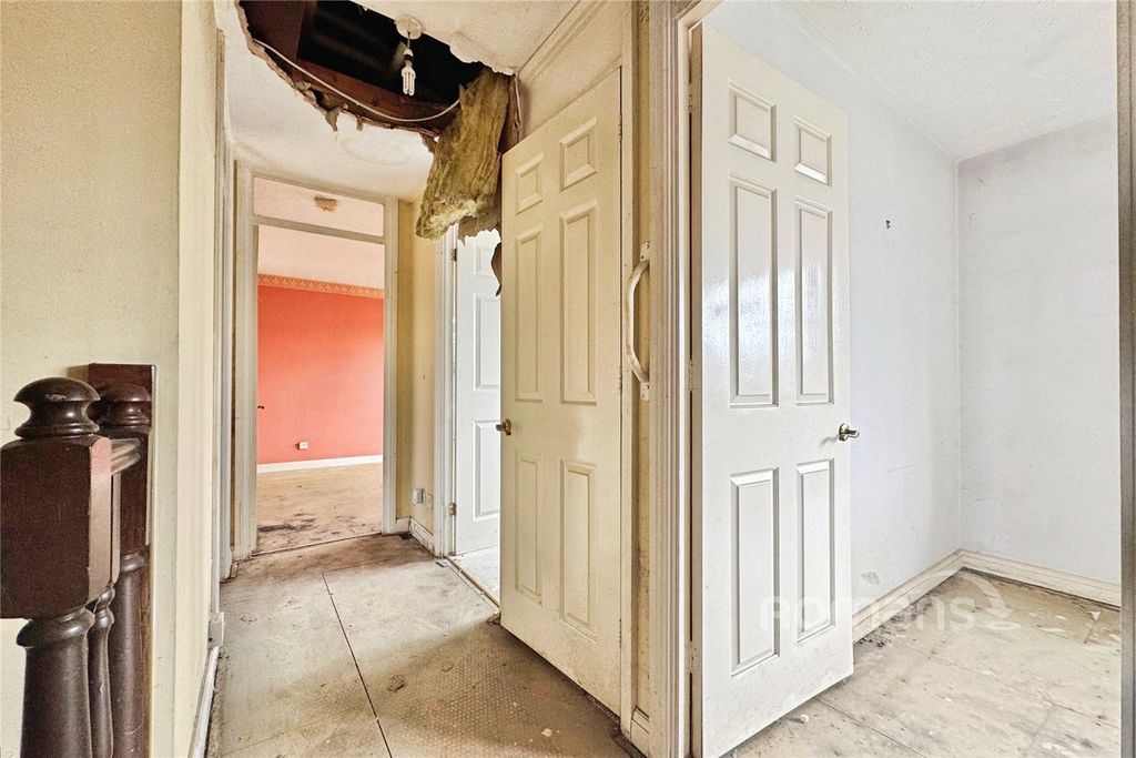 Additional image 6 of 4 bed detached house for saleCruikshank Lea, College Town, Sandhurst GU47