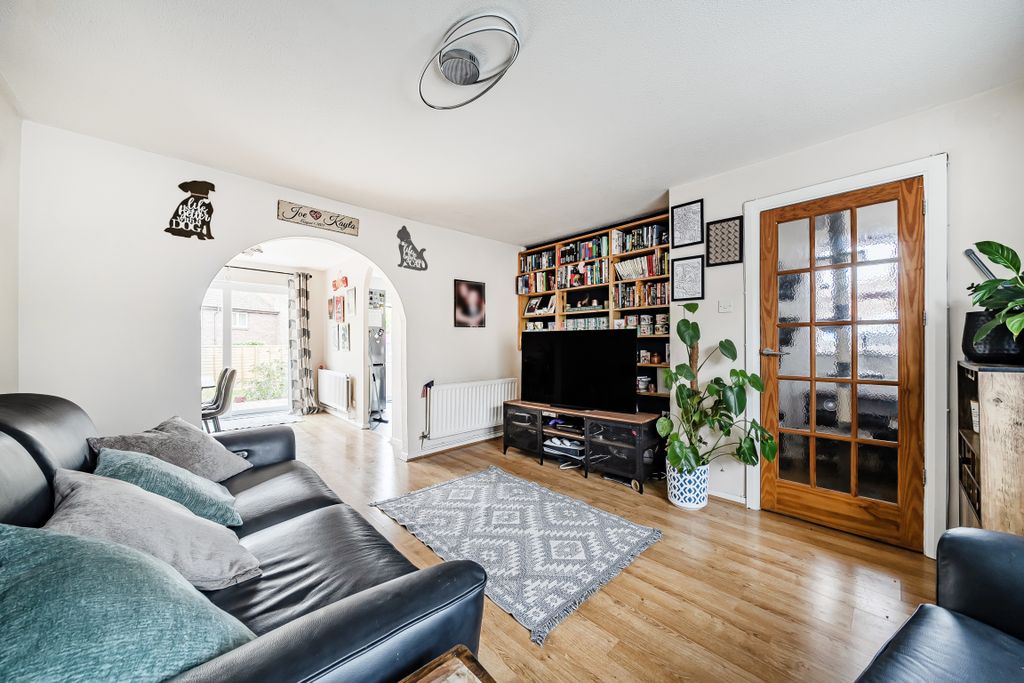 3 bed semi-detached house for saleCastleton Road, Middleleaze, Swindon SN5 photo 4