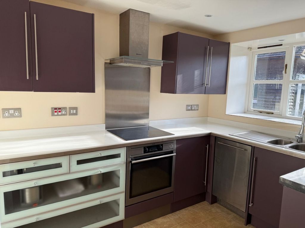 3 bed cottage for saleThe Common, Winterslow SP5 photo 2