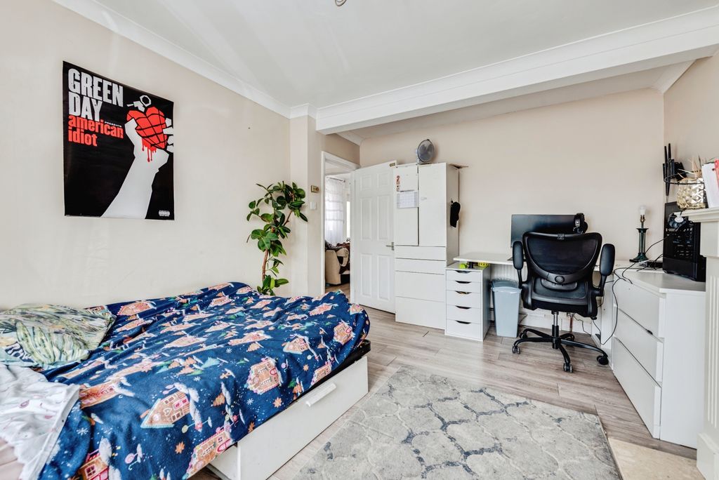 Additional image 8 of 3 bed semi-detached house for saleCopse Avenue, Swindon SN1