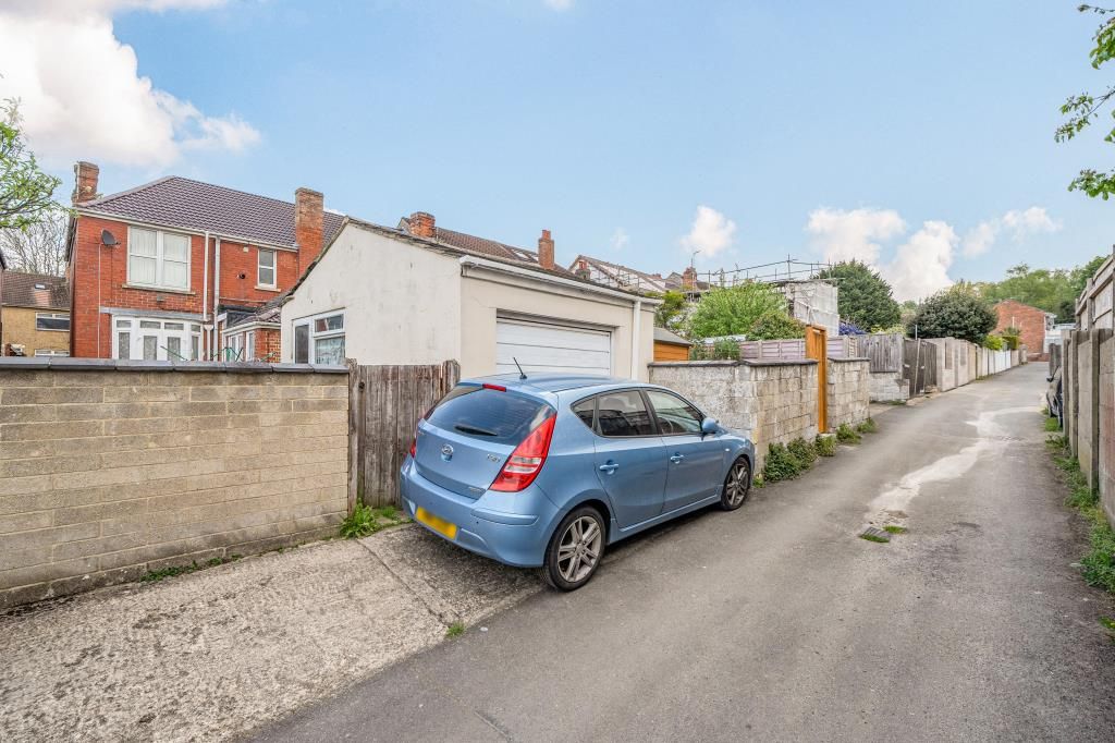 Additional image 13 of 5 bed semi-detached house for saleKingshill Road, Swindon SN1