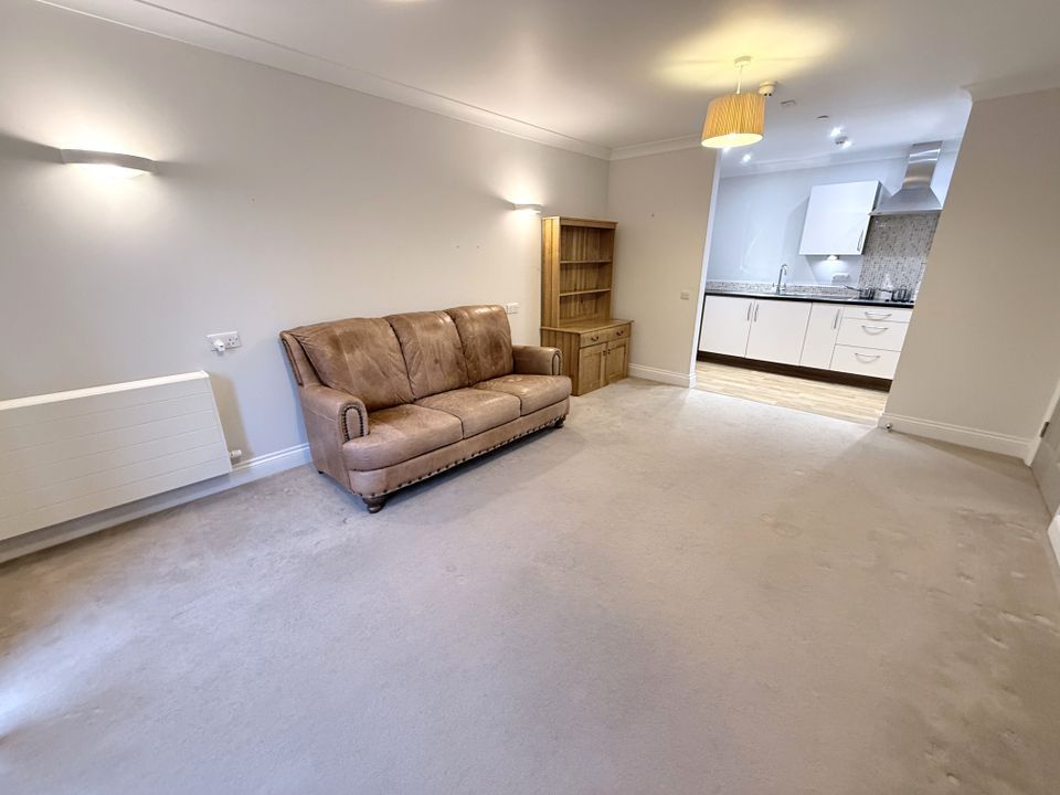 Additional image 7 of 2 bed flat for saleFitzwarren Court, Kingsdown Road, Swindon SN3