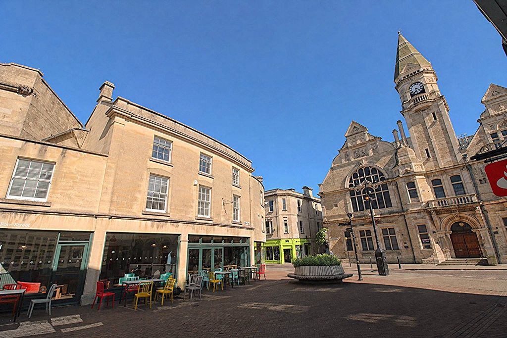 2 bed flat for saleSilver Street, Trowbridge BA14
