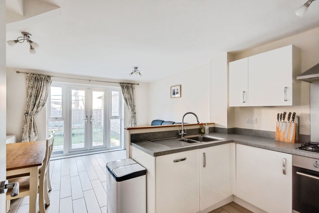 Additional image 2 of 3 bed semi-detached house for saleBeckett Strand, Swindon, Wiltshire SN1