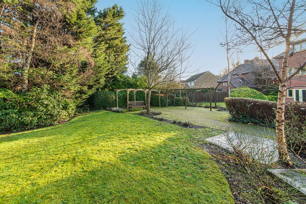 Additional image 10 of 2 bed flat for saleLondon Road, Ascot SL5