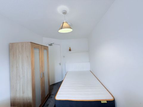 Peveril Street, Nottingham NG7, Room to rent