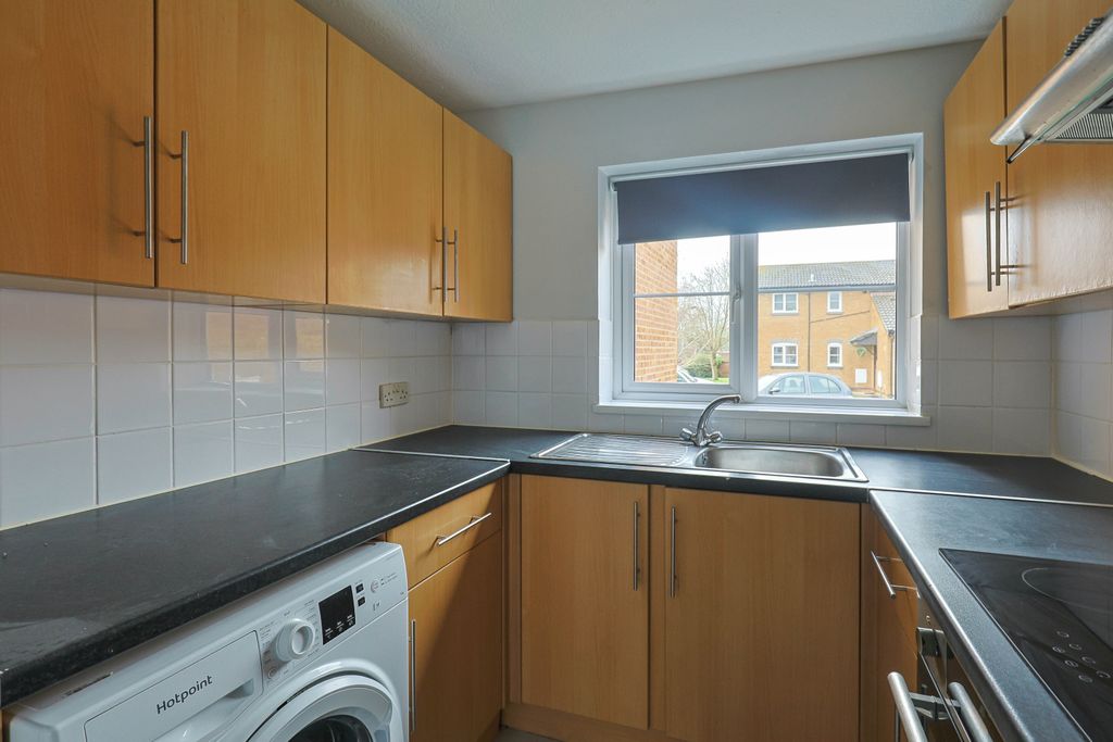 Additional image 4 of 1 bed flat for saleAldworth Close, Bracknell RG12