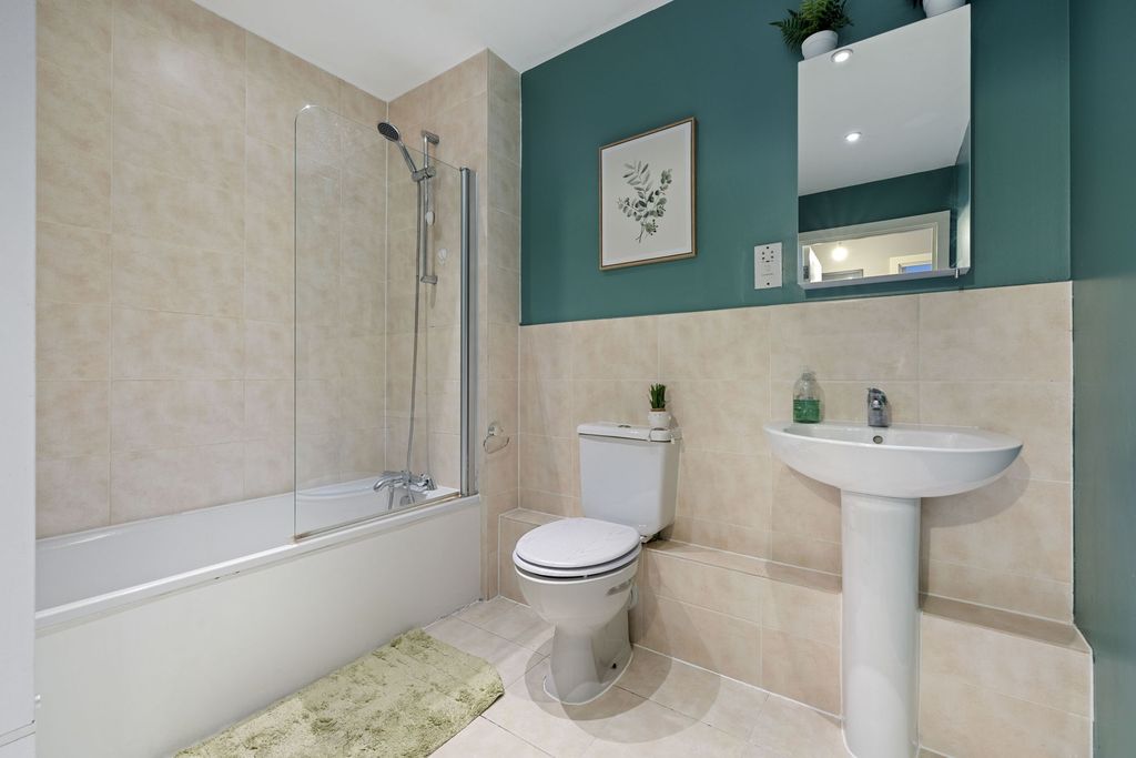 Additional image 12 of 2 bed flat for saleWestminster Mansions, Sullivan Road, Camberley GU15