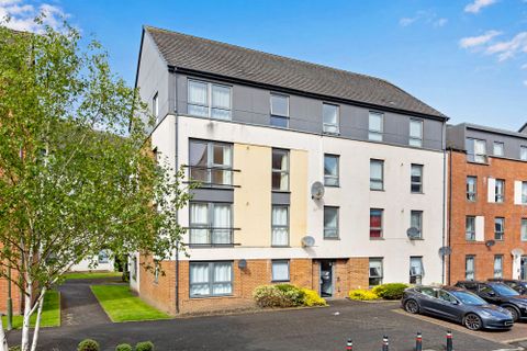 5/7 Ferry Gait Crescent, Silverknowes, Edinburgh EH4