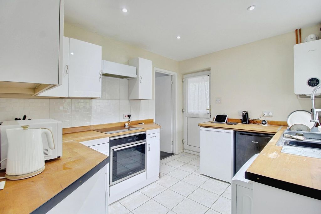 3 bed detached house for saleYew Tree Gardens, South Marston SN3 photo 3