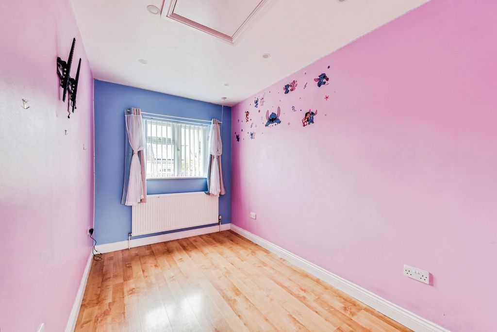 Additional image 13 of 4 bed semi-detached house for saleCollett Avenue, Swindon, Wiltshire SN2