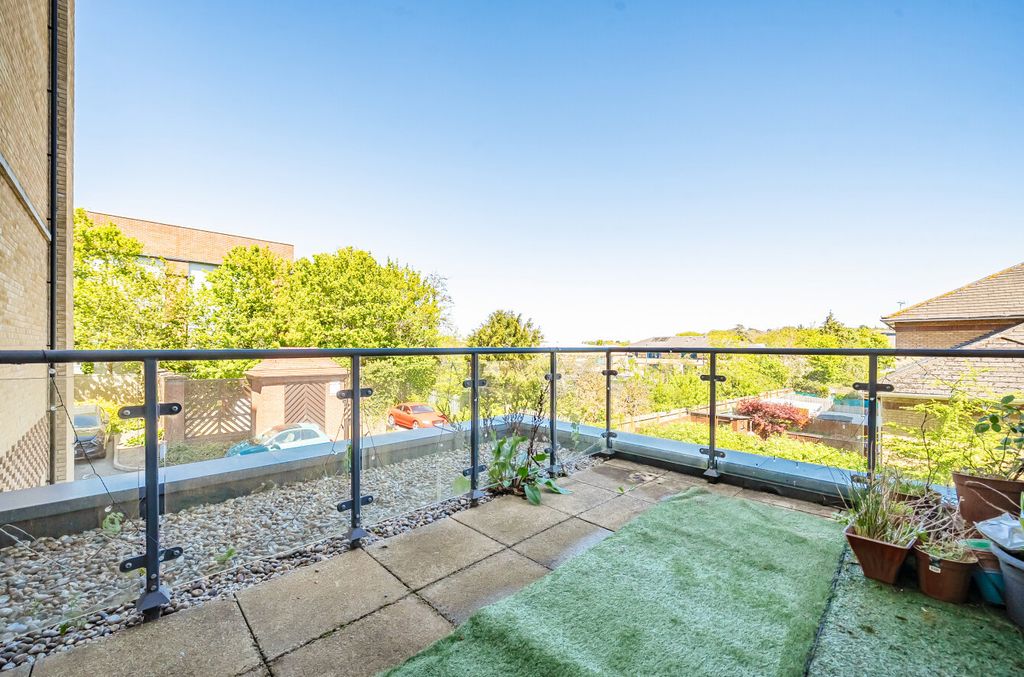 Additional image 2 of 2 bed flat for saleBroad Lane, Bracknell RG12
