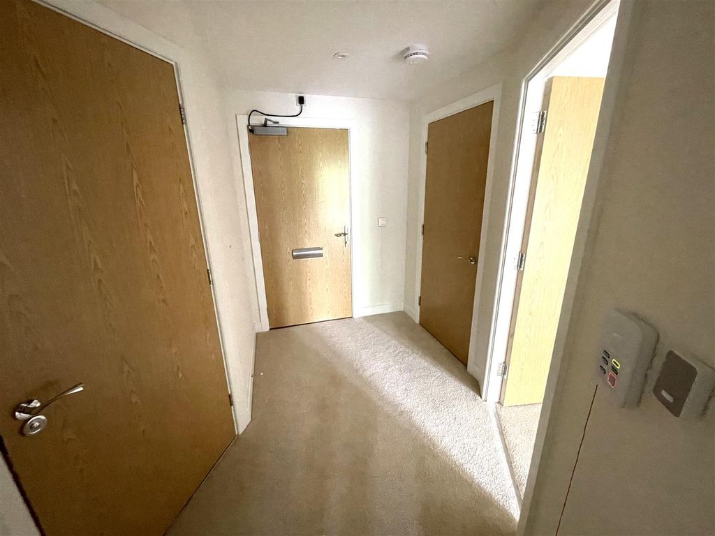 Additional image 5 of 1 bed property for saleLowry Way, Swindon SN3