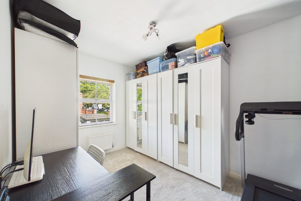 Additional image 12 of 4 bed terraced house for saleSwanley Mews, Broad Lane, Bracknell, Berkshire RG12