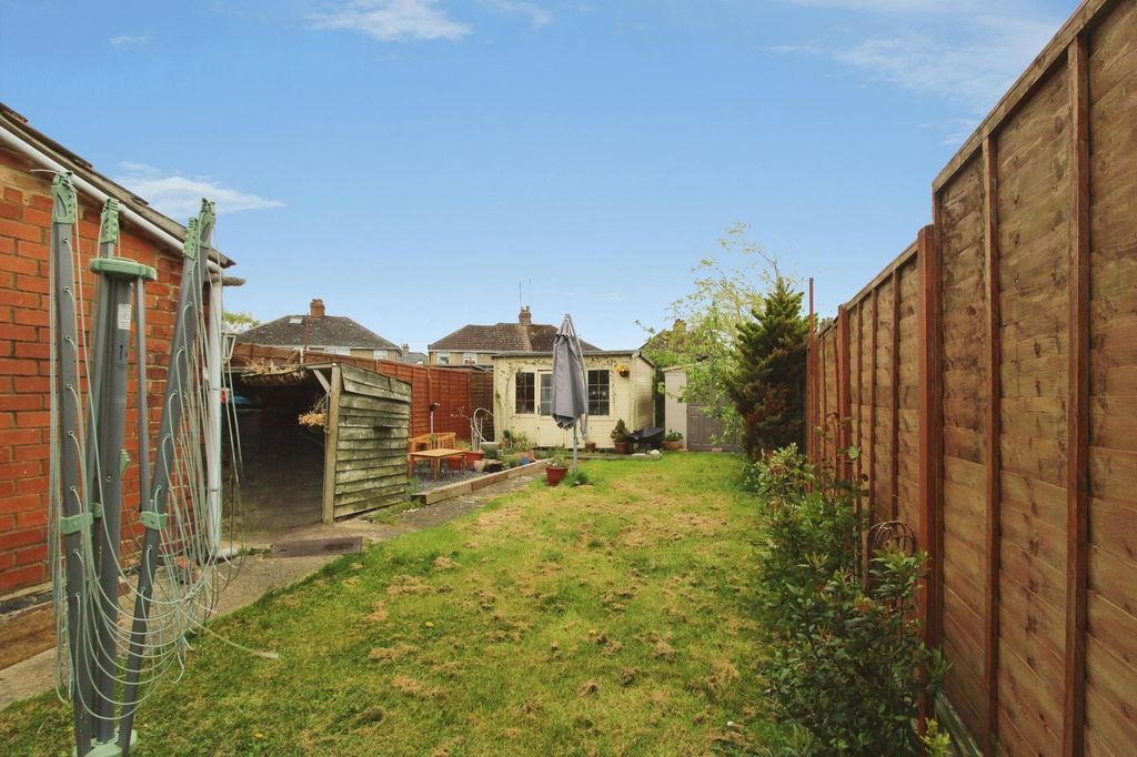 Additional image 9 of 2 bed end terrace house for saleWhitby Grove, Rodbourne Cheney SN2