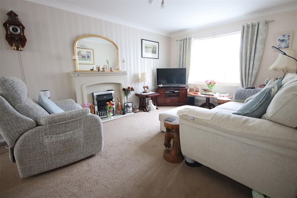 Additional image 4 of 4 bed detached house for saleCruse Close, Chippenham SN14