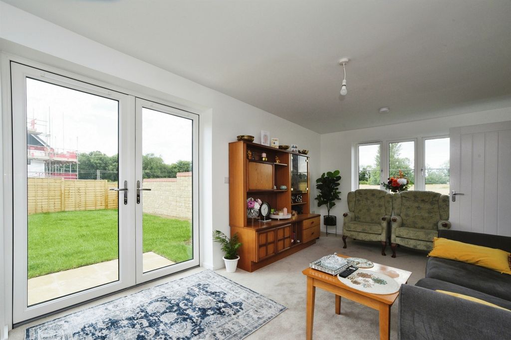 Additional image 4 of 3 bed detached house for saleGrayling Avenue, Swindon SN3