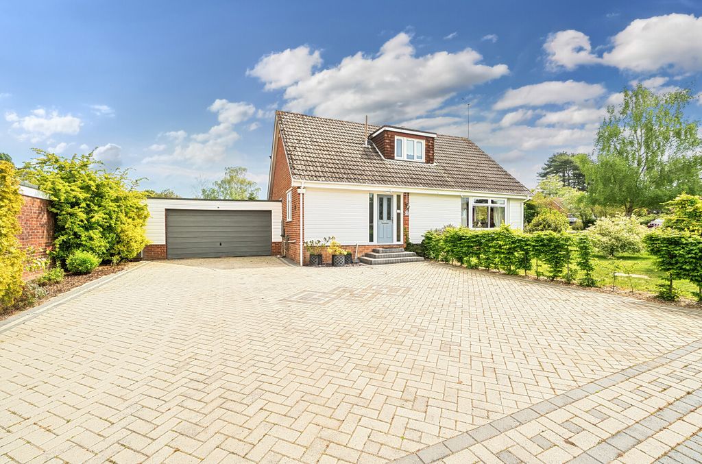 3 bed detached house for saleBeech Grange, Landford, Salisbury, Wiltshire SP5