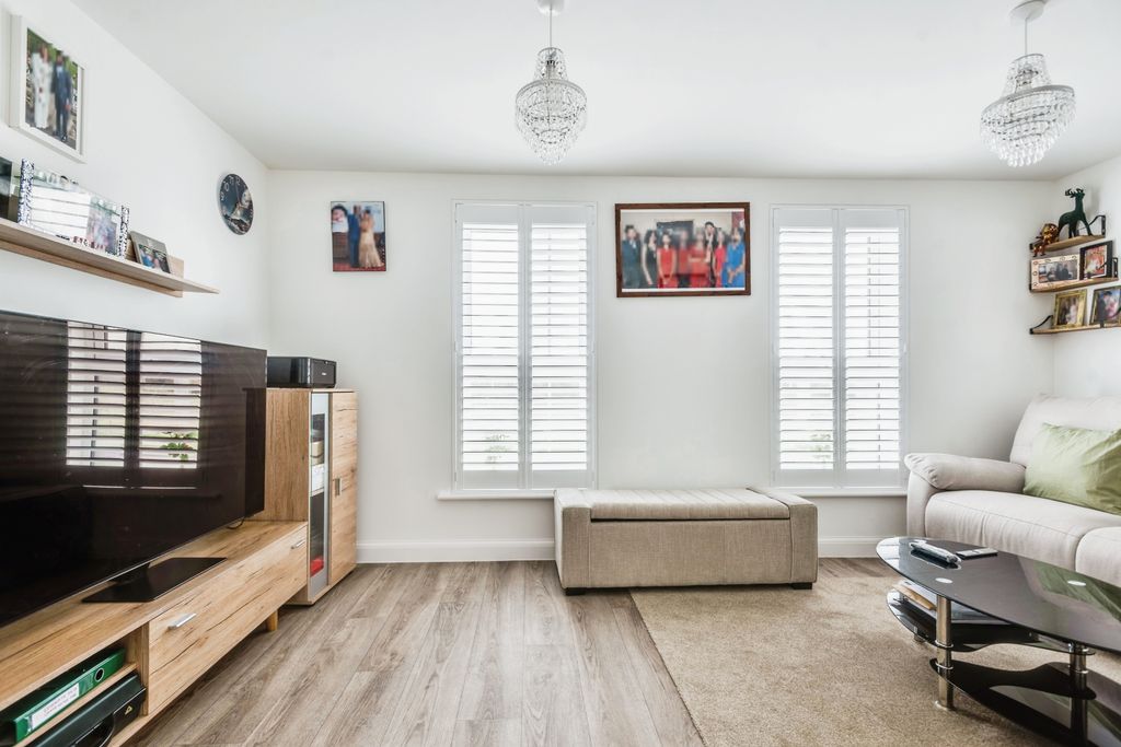 Additional image 3 of 4 bed detached house for saleScott Way, Swindon SN1