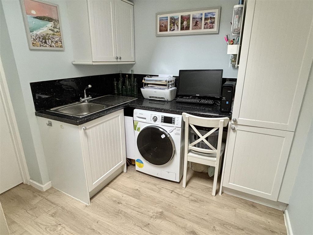 Additional image 8 of 4 bed semi-detached house for saleHolland Close, Chippenham SN15
