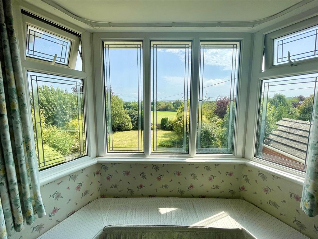 Additional image 4 of 3 bed detached house for saleDowns View Road, Swindon SN3