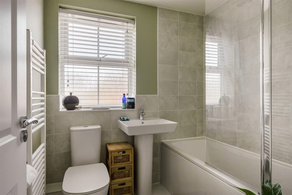 Additional image 16 of 3 bed detached house for saleChervil Avenue, Melksham SN12