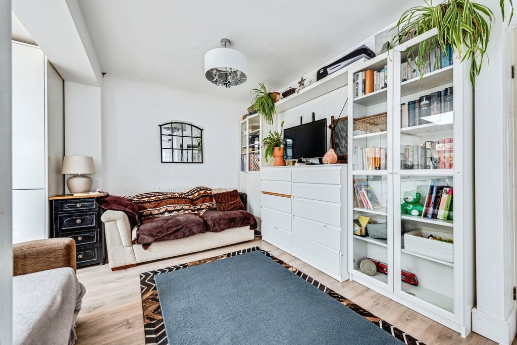 Additional image 5 of 3 bed semi-detached house for saleCopse Avenue, Swindon SN1