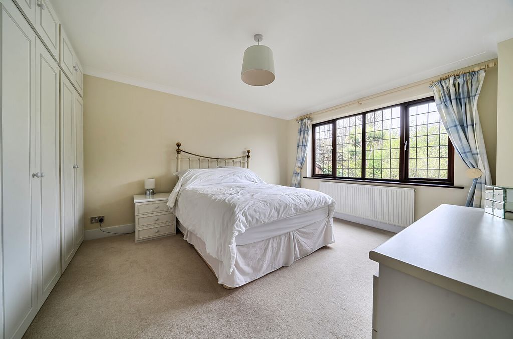 Additional image 9 of 4 bed detached house for saleRose Hill, Binfield, Bracknell RG42