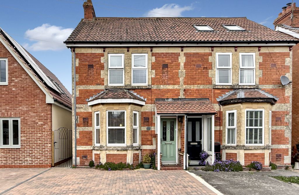 3 bed semi-detached house for saleHigh Street, Dilton Marsh BA13