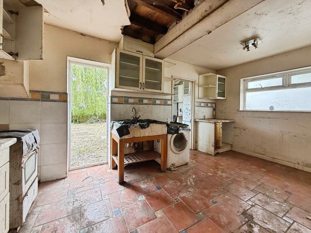 Additional image 2 of 4 bed semi-detached house for saleWhite City, Crowthorne, Berkshire RG45