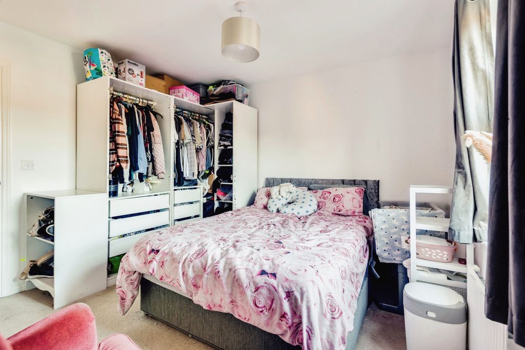 Additional image 5 of 2 bed flat for saleStaldon Court, Swindon, Wiltshire SN1