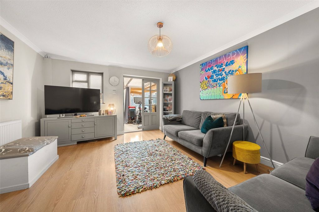 2 bed terraced house for saleCoombe Pine, Bracknell, Berkshire RG12 photo 2