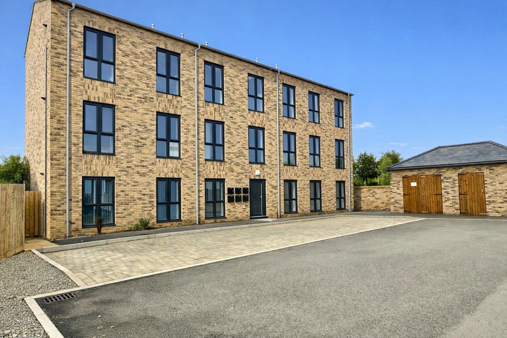1 bed flat for saleGinner Road, Swindon SN3