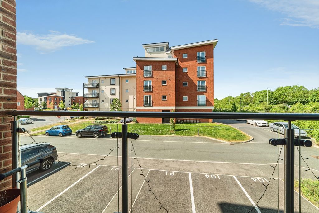 Additional image 4 of 2 bed flat for saleWebster Close, Bracknell, Berkshire RG12