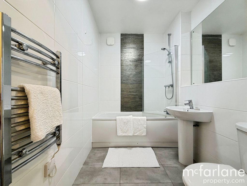 Additional image 9 of 2 bed flat for saleFarnsby Street, Swindon SN1