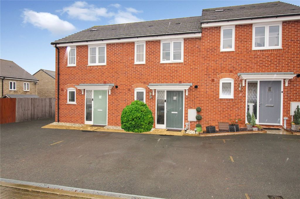 2 bed terraced house for saleRay Close, Purton, Swindon, Wiltshire SN5