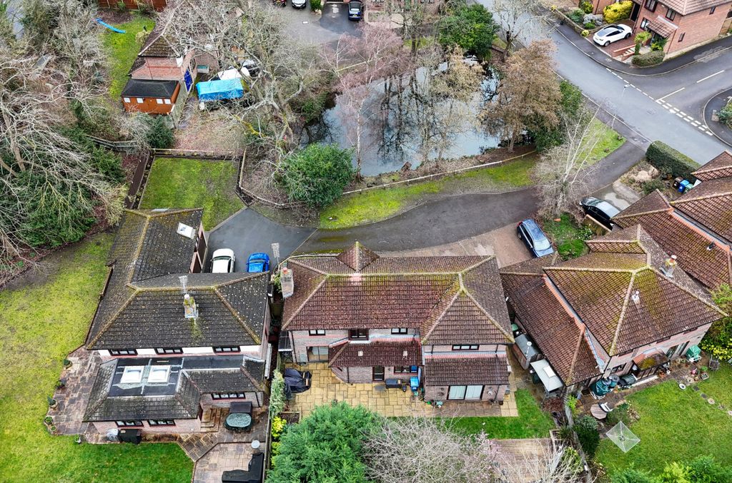 Additional image 2 of 5 bed detached house for saleField Park, Bracknell, Berkshire RG12