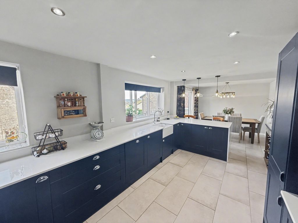 Additional image 2 of 4 bed detached house for saleThe Willows, Highworth, Highworth SN6