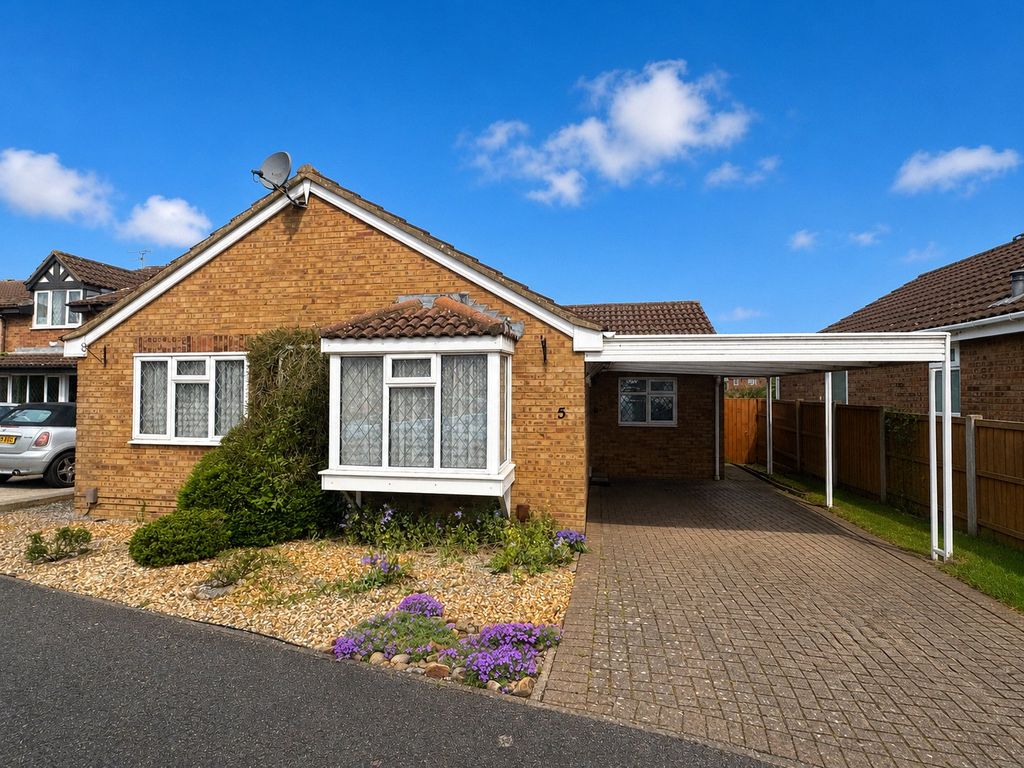 2 bed bungalow for saleKirktonhill Road, Swindon SN5